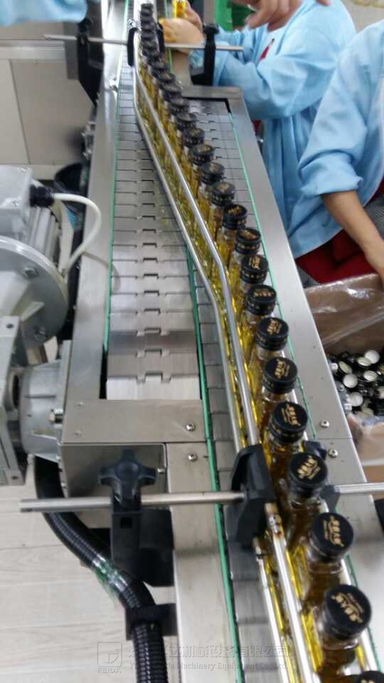 香油灌裝機(jī)應(yīng)該怎么選擇